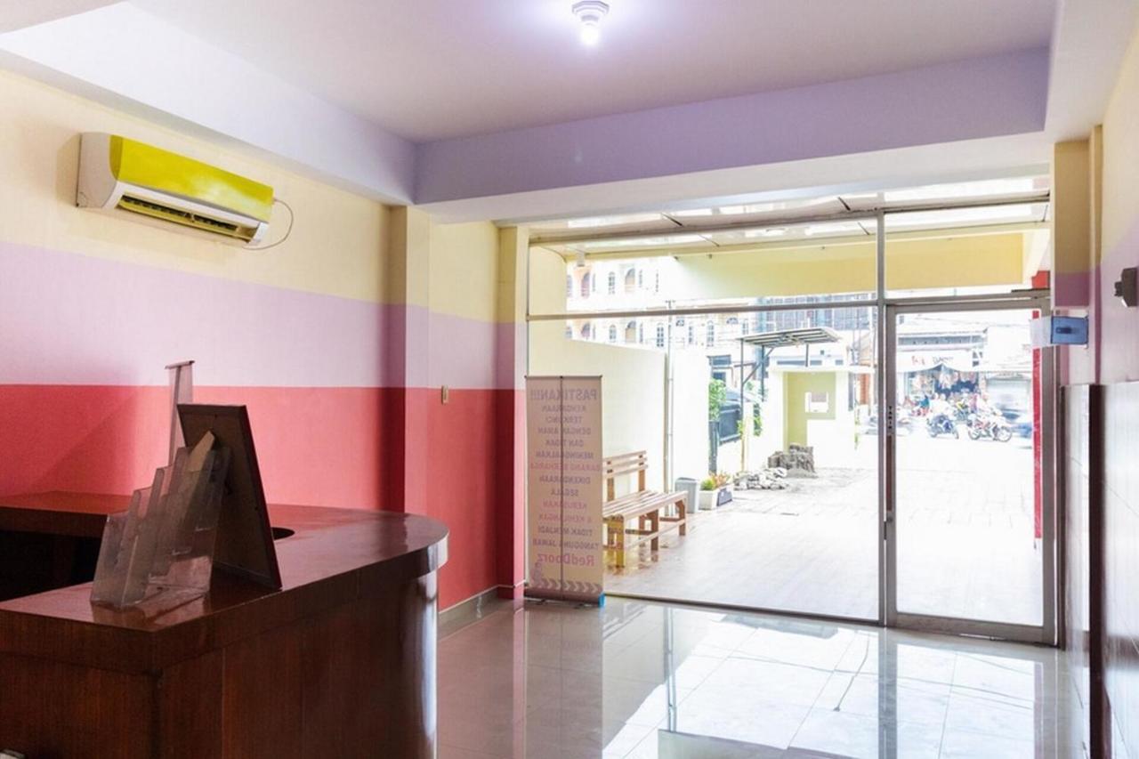 Reddoorz Plus @ Jalan Gatot Subroto Medan Sunggal Exterior foto