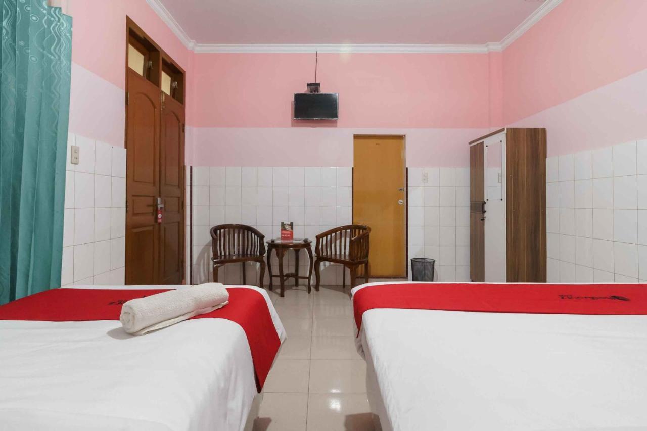 Reddoorz Plus @ Jalan Gatot Subroto Medan Sunggal Exterior foto